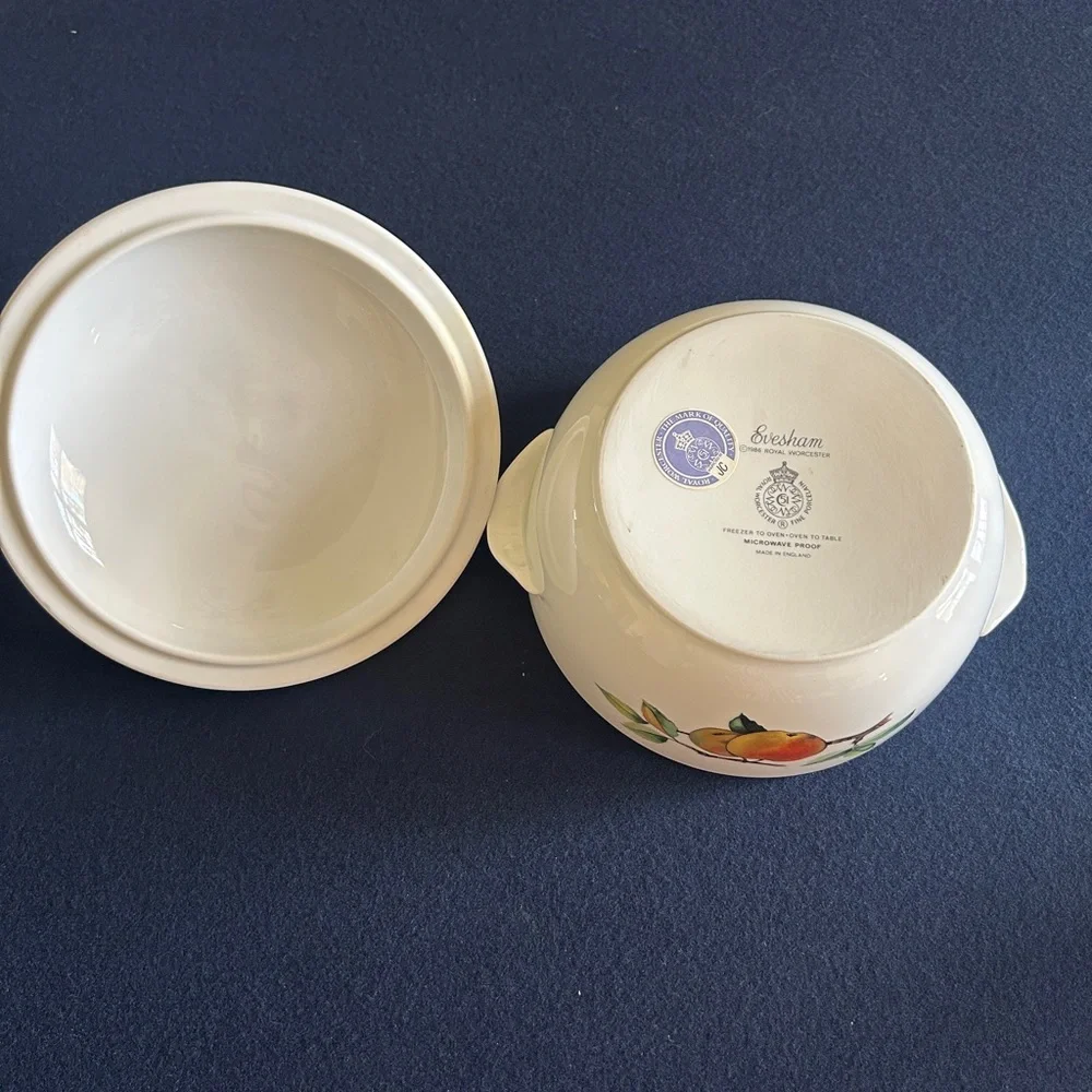 Royal Worcester Evesham Vale 8